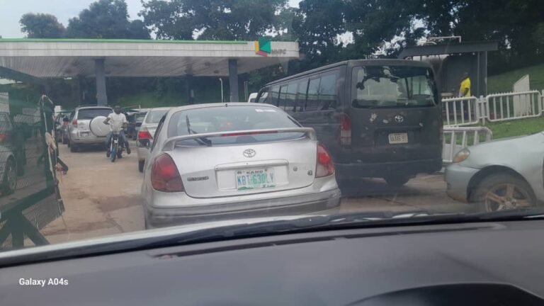 FUEL QUEUE