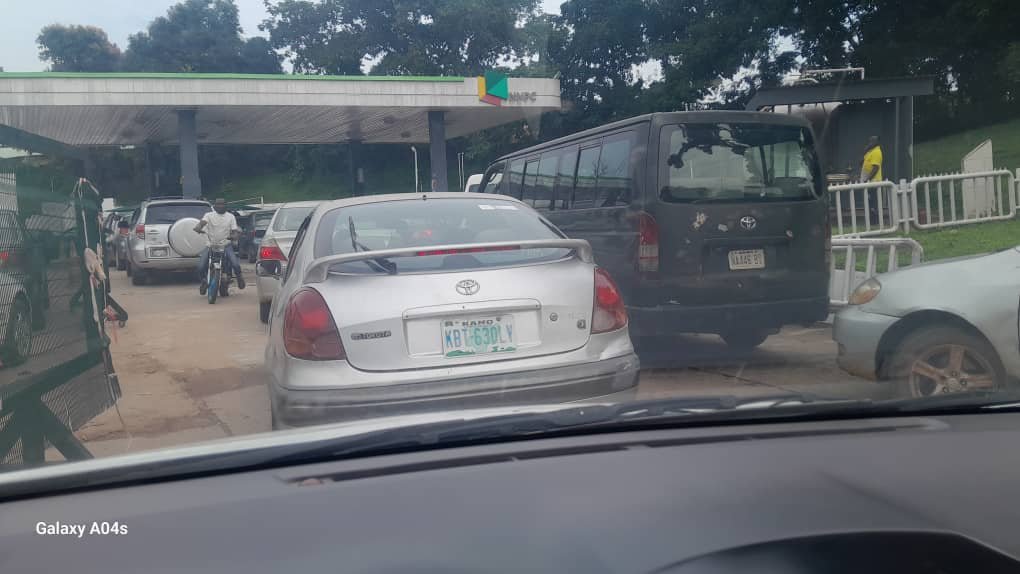 FUEL QUEUE
