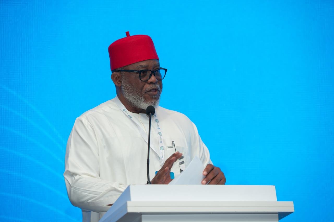 Nigerian delegation addresses D-8 Media Forum in Baku on cooperation.