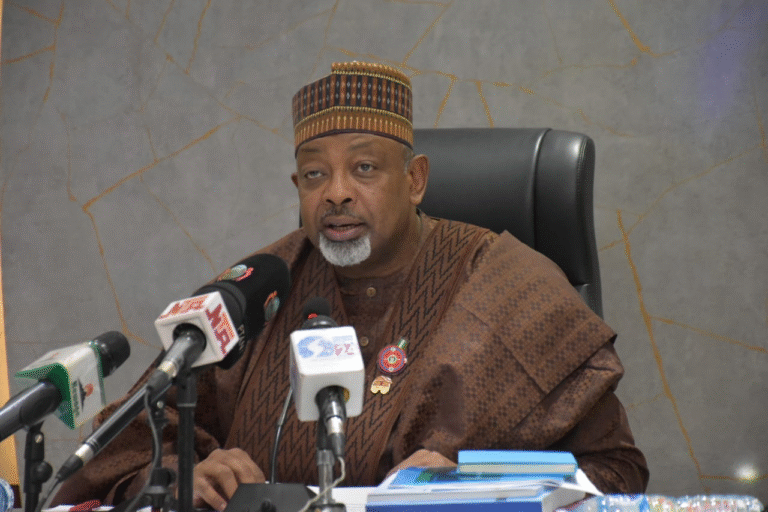 Agriculture minister addressing national project committee