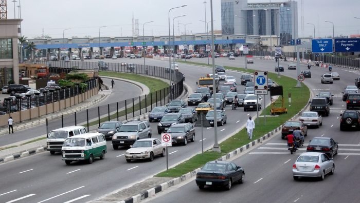 Traffic diversion on Lekki–Ajah Expressway during repairs
