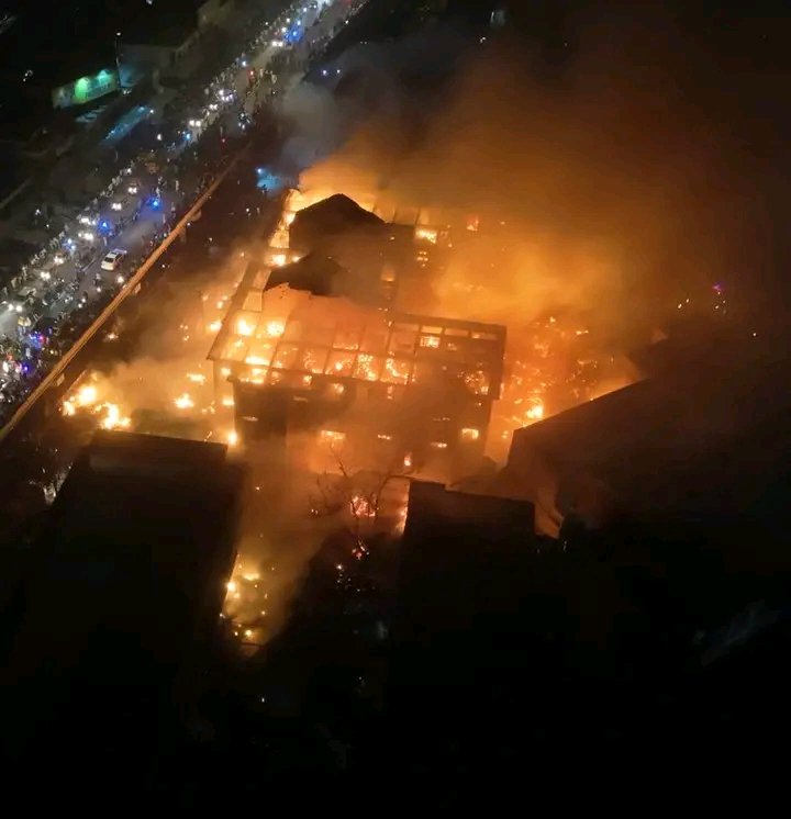 Firefighters battle blaze at Singer Market in Kano