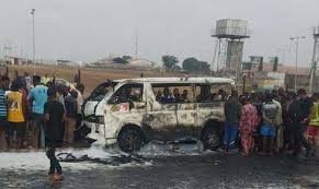 Scene of Ilorin–Ogbomoso Road crash involving students