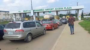 Traffic congestion at Nigerian airport toll gates during cashless rollout