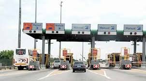 Border officials at Lagos-Seme crossing amid extortion probe