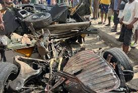 Wreckage of bus after crash on Lagos-Ibadan expressway