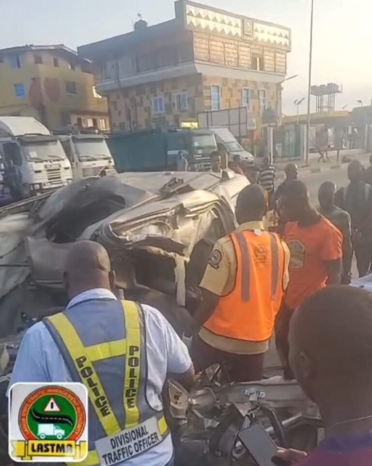 Accident scene involving a Honda Pilot SUV on the Oshodi-Apapa Expressway.