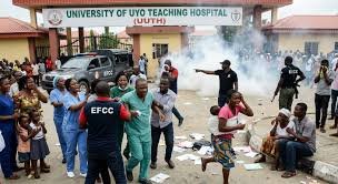 Doctors protest after alleged EFCC raid at University of Uyo Teaching Hospital in Akwa Ibom.