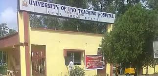 UUTH Chief Medical Director Ememabasi Bassey addresses journalists over doctors’ strike in Uyo.