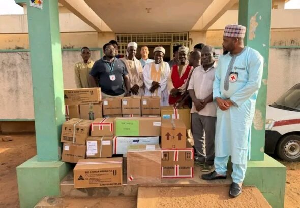 ICRC officials hand over medical supplies to healthcare centres in Sokoto.