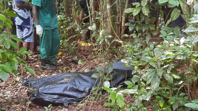 Edo Police operatives during a rescue operation that led to the recovery of a kidnap victim's body.