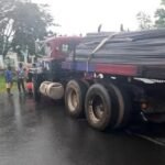 A crashed trailer lodged against a hospital wall in Umuahia.