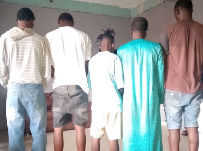 Lagos Police operatives display weapons recovered from suspected cultists in Apapa.
