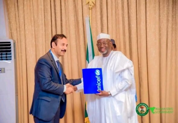 Governor Umar Namadi receives UNICEF Kano Field Office Chief Shafeeq Ur-Rehman during a meeting on strengthening child welfare programmes in Jigawa State.