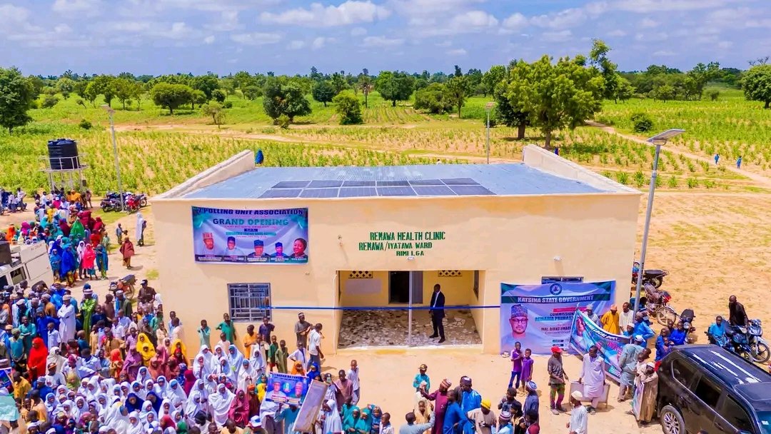 Governor Dikko Umaru Radda commissioning the Remawa Health Clinic in Katsina State.