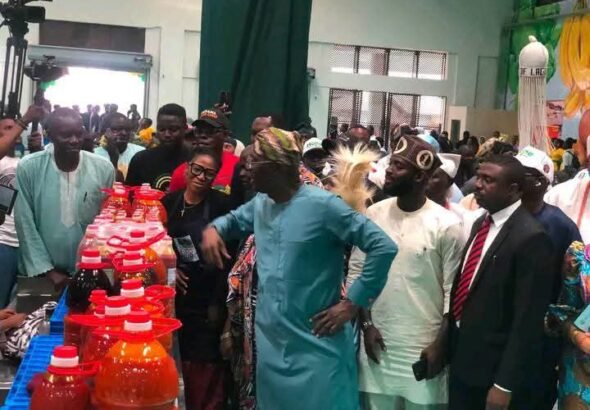 Governor Babajide Sanwo-Olu inspecting the Agege Fresh Food Hub in Lagos.