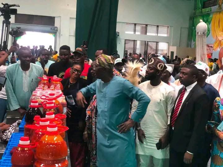 Governor Babajide Sanwo-Olu inspecting the Agege Fresh Food Hub in Lagos.