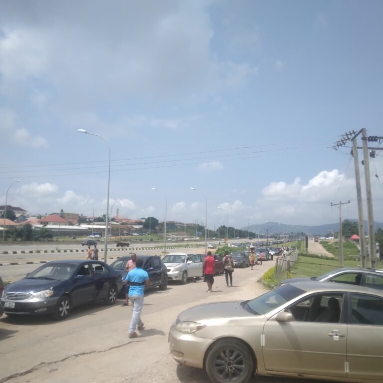 Cars on a queue to refuel their Cylinders at NIPCO refuelling gas station, Kubwa, Abuja.