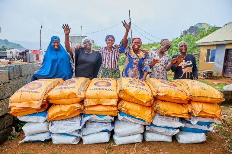 Women farmers receiving agricultural support under the Bank of Agriculture programme.