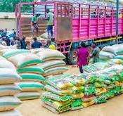 Senator Aliyu Wamakko presents relief materials to families affected by the Gorau boat accident and bandit attacks in Sokoto State.