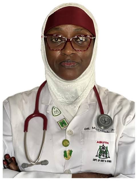 Medical professionals attend to patients in a hospital as the NMA raises concerns about Kaduna State’s declining number of doctors.