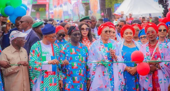 First Lady Oluremi Tinubu and Edo State Governor Monday Okpebholo at the launch of CNG buses and an economic empowerment programme in Benin City.