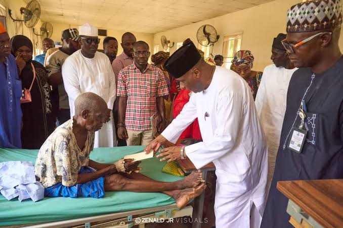 Adamawa government officials visit patients in a Yola hospital during Independence Day activities